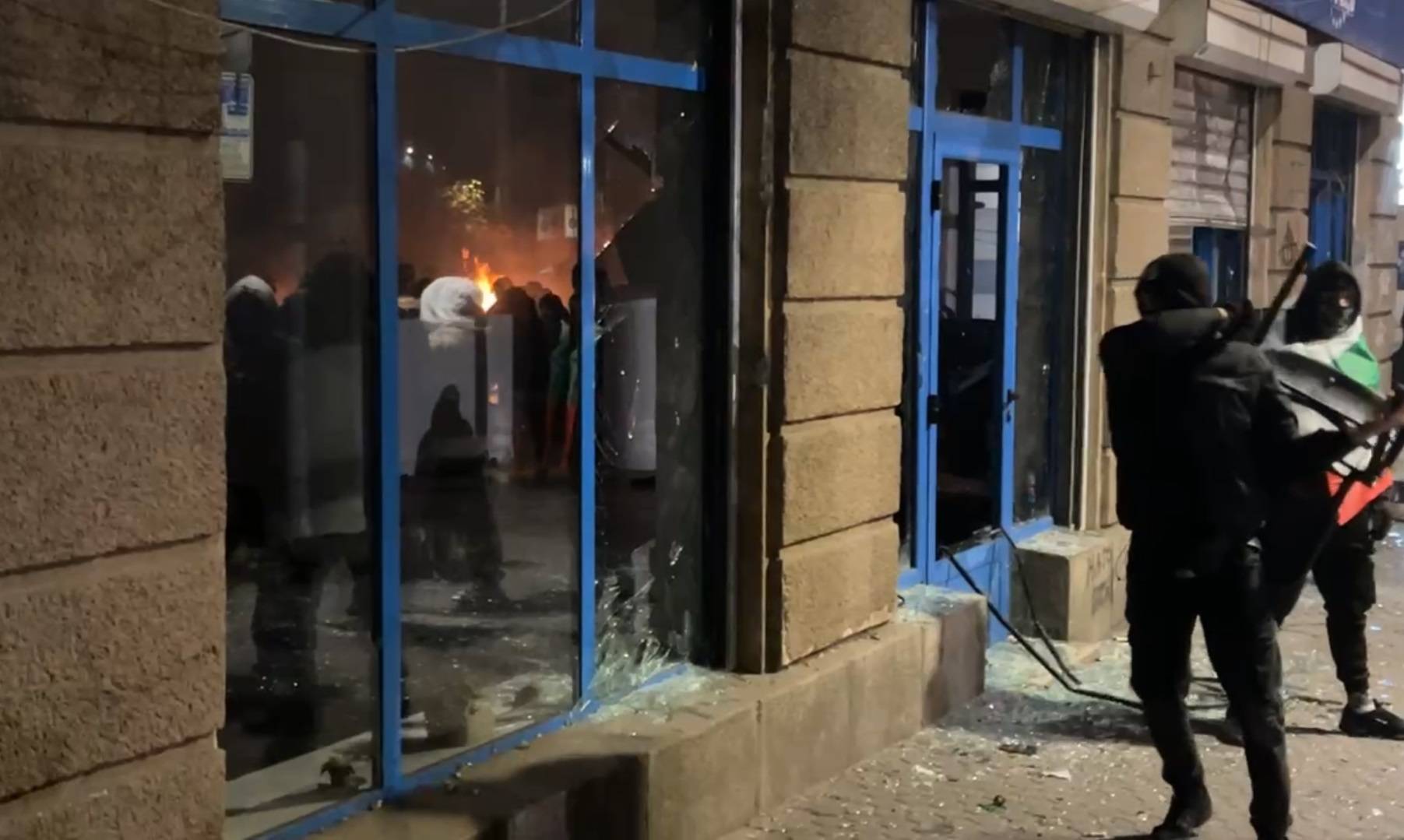 Маскирани разбиха клуб на ГЕРБ